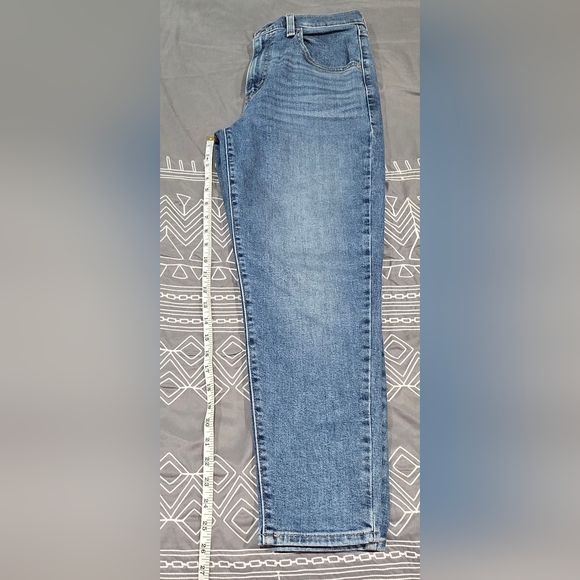 Levis Womens Silvertab High Waisted Straight Leg Mom Jeans Size 26 - Picture 3 of 7
